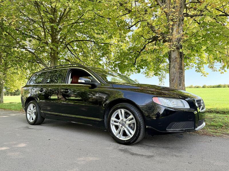 Used Volvo V70 for sale - 76386796: Photo 1