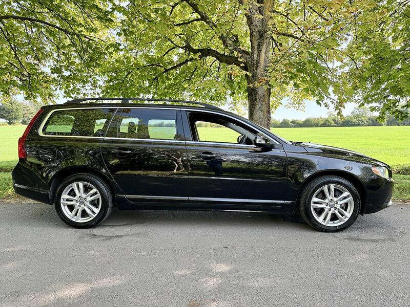Used Volvo V70 for sale - 76386796: Photo 3