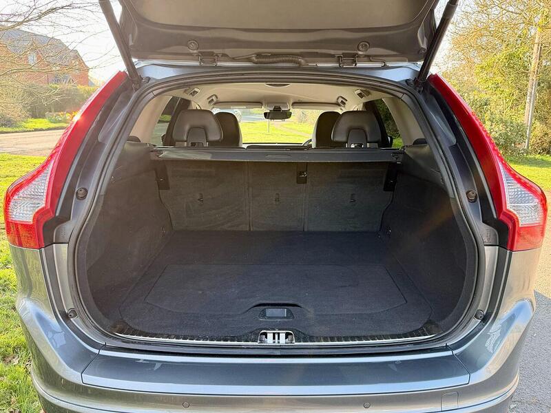 Used Volvo XC60 2015 for sale - 77953546: Photo 28