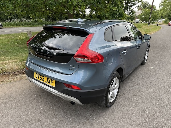 Used Volvo V40 Cross Country 2025 for sale - 75118750: Photo 14
