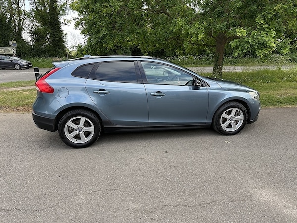 Used Volvo V40 Cross Country 2025 for sale - 75118750: Photo 4