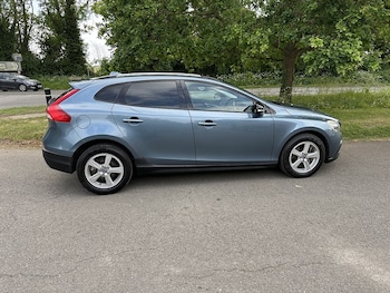 Used Volvo V40 Cross Country 2013 for sale - 75118750: Photo