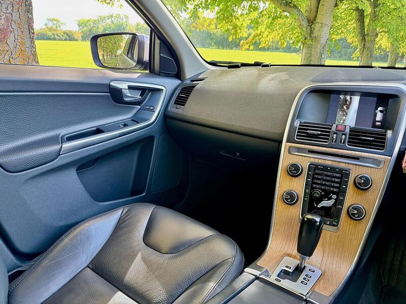 Used Volvo XC60 2024 for sale - 76386831: Photo 12