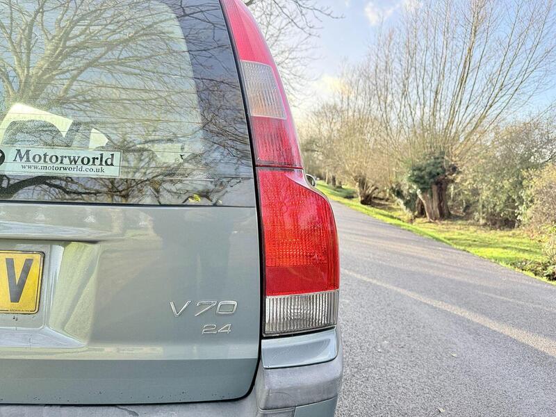 Used Volvo V70 2003 for sale - 76863521: Photo 10