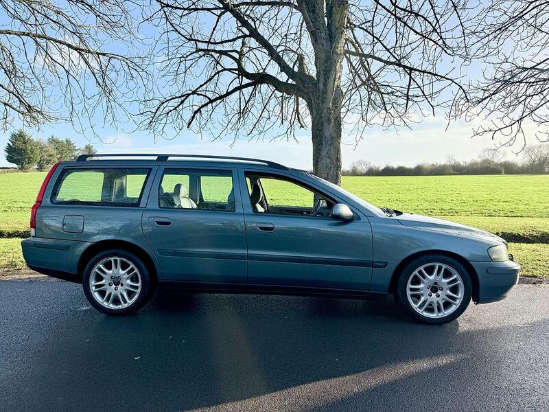 Used Volvo V70 2003 for sale - 76863521: Photo 11