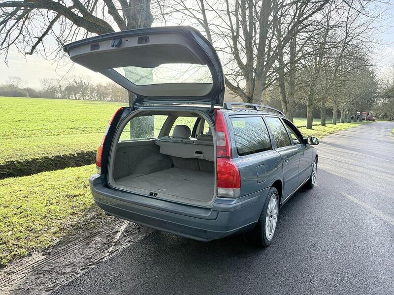 Used Volvo V70 2003 for sale - 76863521: Photo 13