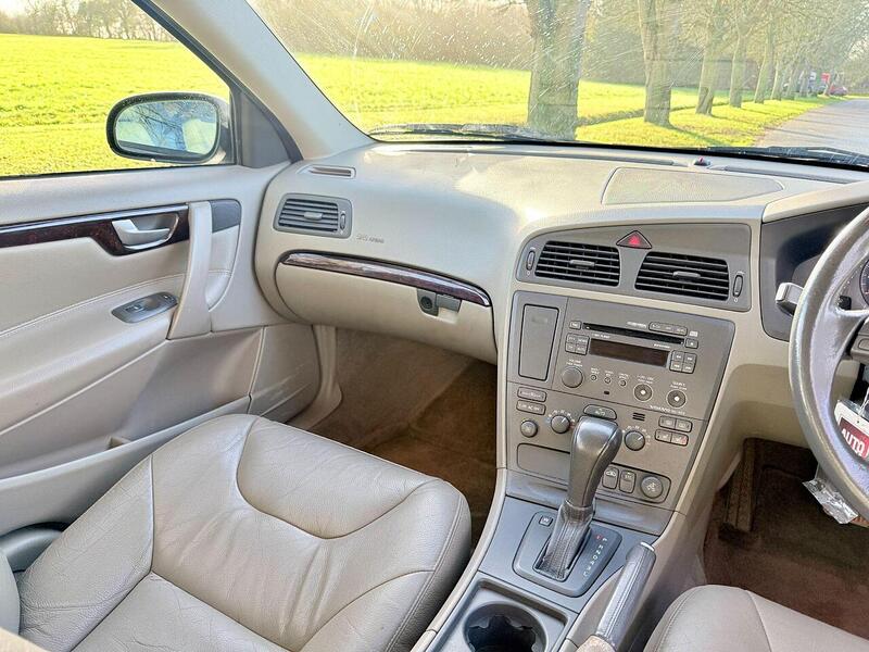 Used Volvo V70 2003 for sale - 76863521: Photo 17