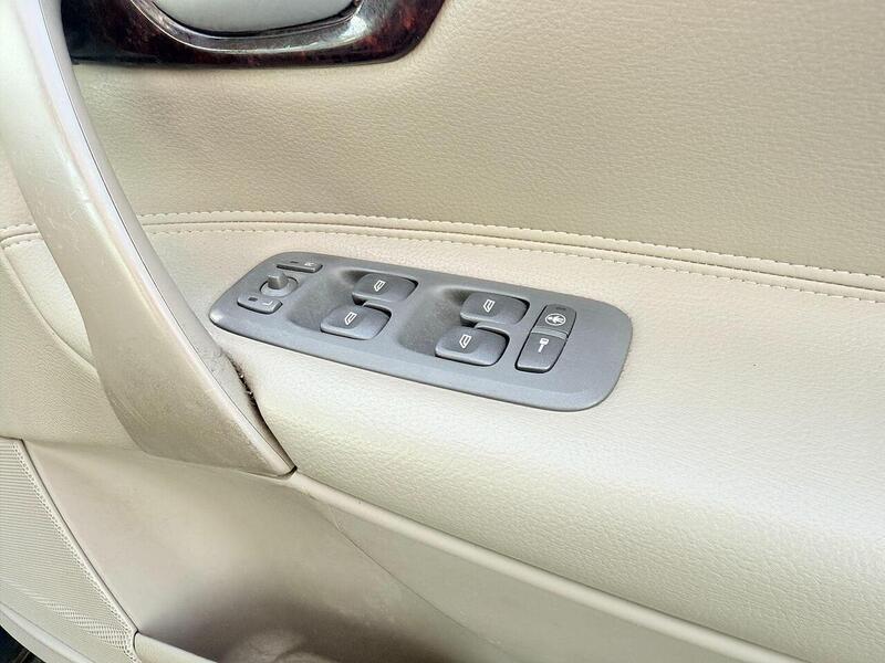 Used Volvo V70 2003 for sale - 76863521: Photo 25