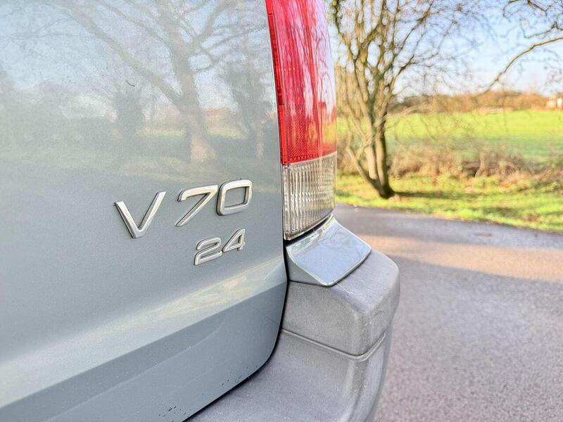 Used Volvo V70 2003 for sale - 76863521: Photo 29