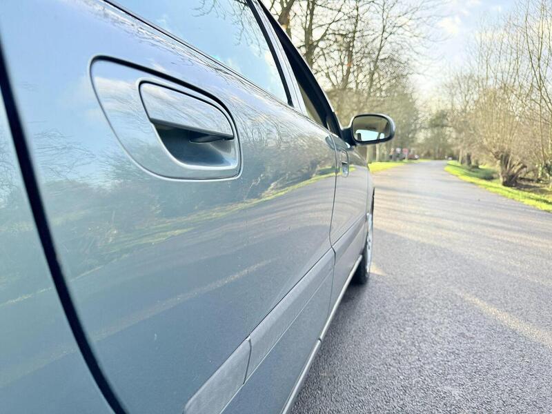 Used Volvo V70 2003 for sale - 76863521: Photo 30