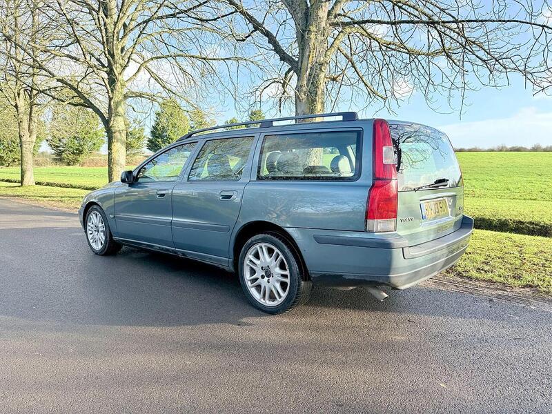 Used Volvo V70 2003 for sale - 76863521: Photo 5