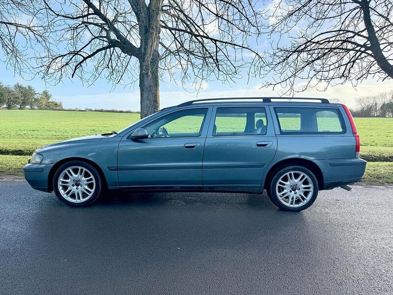 Used Volvo V70 2003 for sale - 76863521: Photo 8