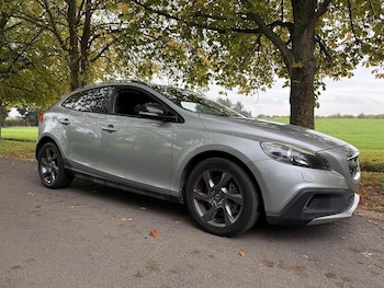 Volvo - V40