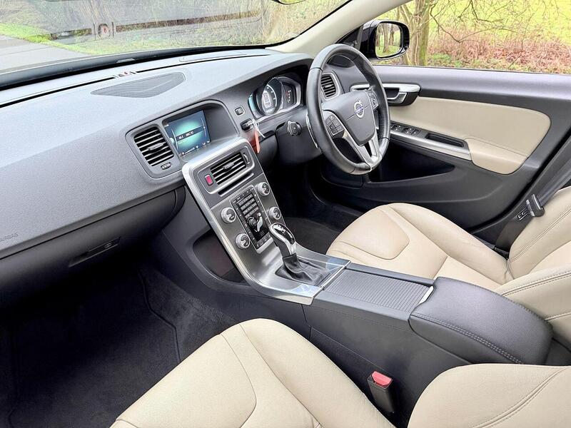 Used Volvo V60 Cross Country for sale - 77452631: Photo 14