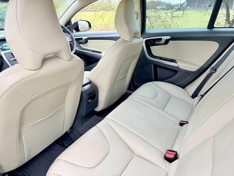 Used Volvo V60 Cross Country for sale - 77452631: Photo 15