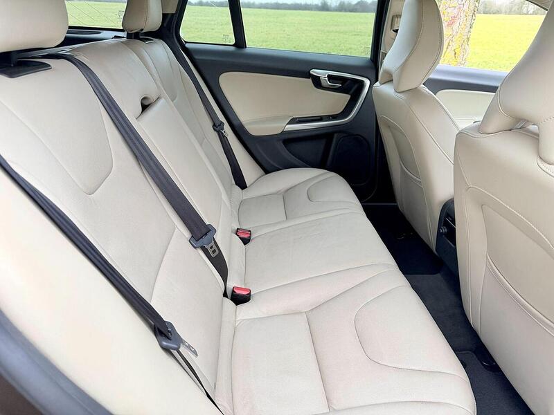 Used Volvo V60 Cross Country for sale - 77452631: Photo 16