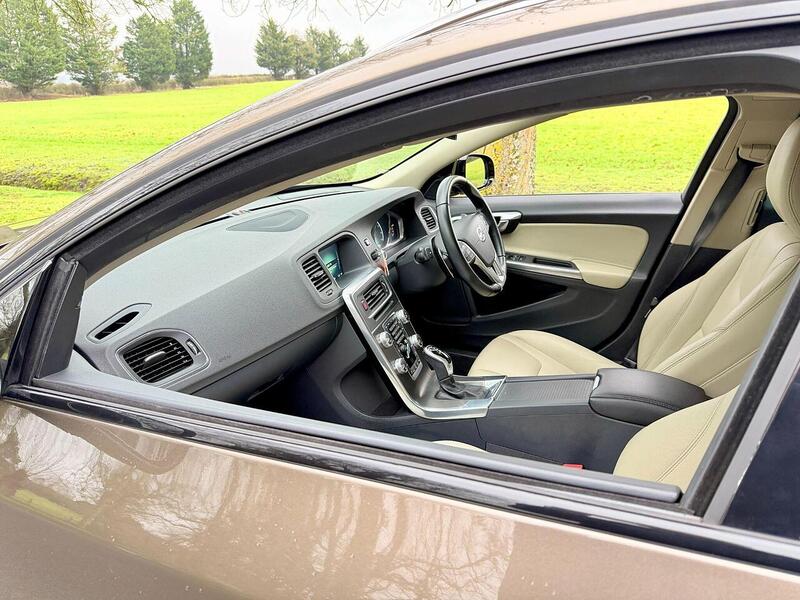 Used Volvo V60 Cross Country for sale - 77452631: Photo 34