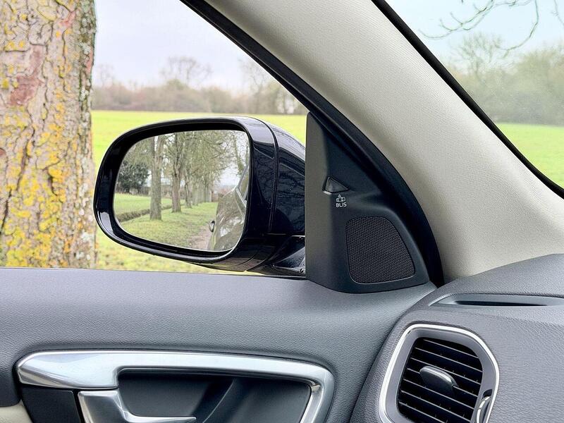 Used Volvo V60 Cross Country for sale - 77452631: Photo 40