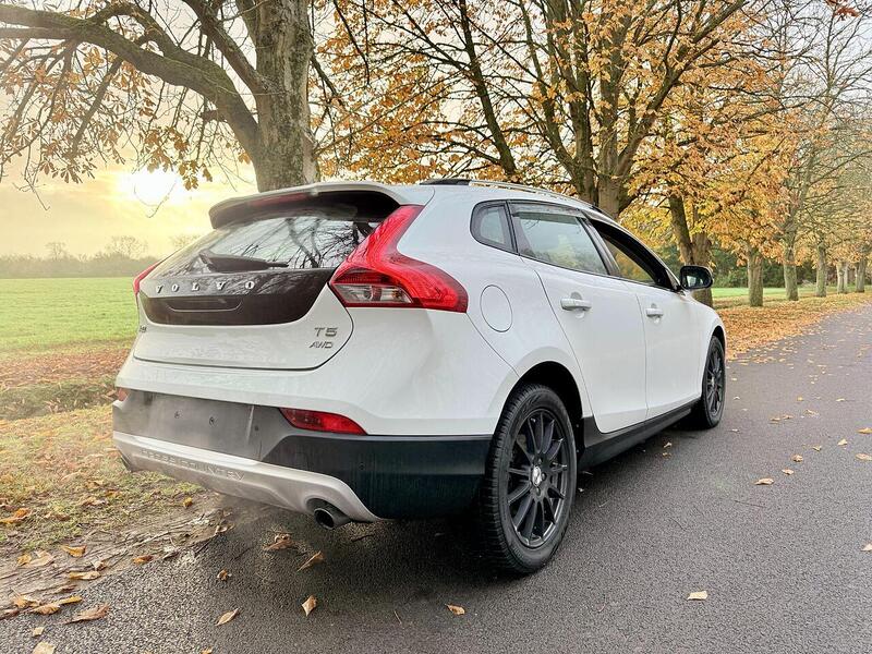 Used Volvo V40 Cross Country for sale - 76505639: Photo 14