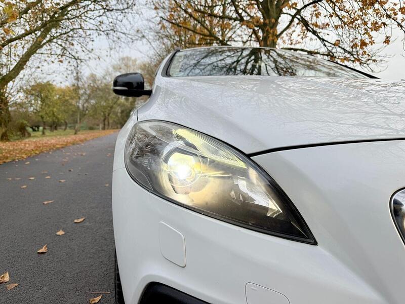 Used Volvo V40 Cross Country for sale - 76505639: Photo 39