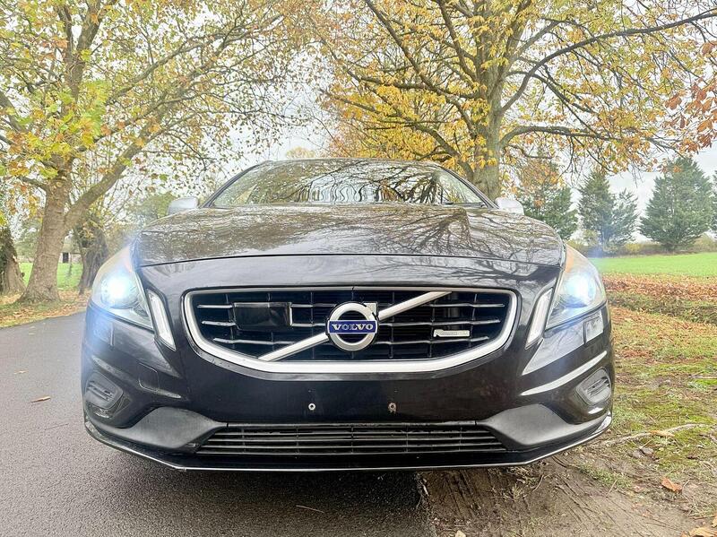Used Volvo V60 for sale - 76863542: Photo 2