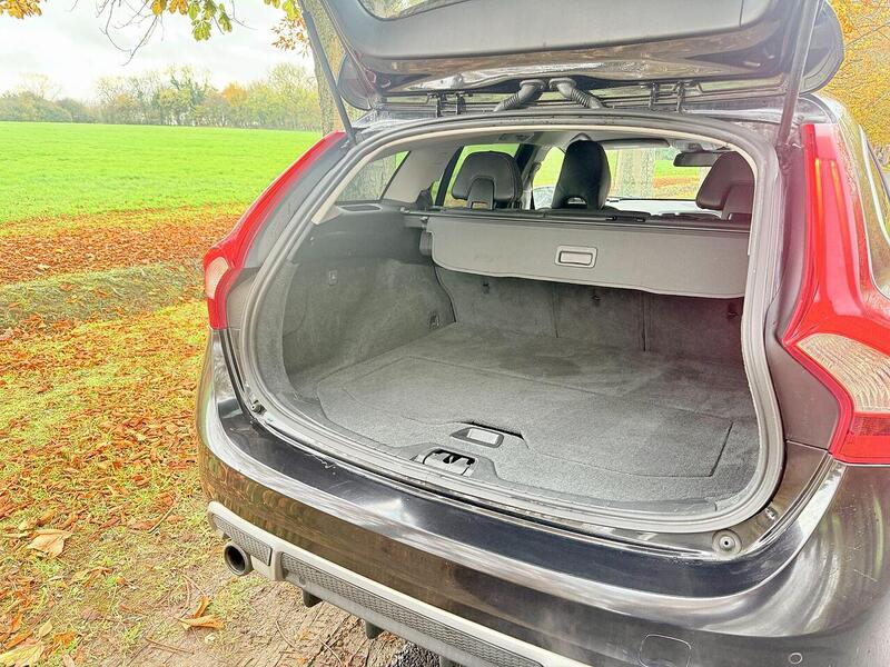 Used Volvo V60 for sale - 76863542: Photo 28