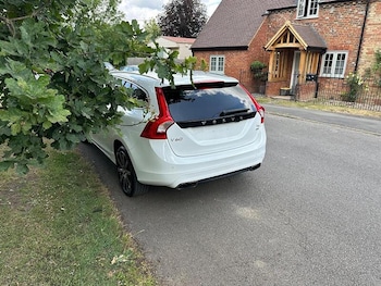 Used Volvo V60 2015 for sale - 75983096: Photo