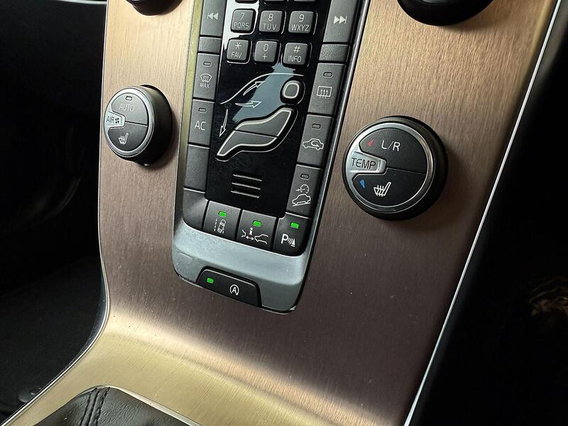 Used Volvo V40 Cross Country for sale - 76863546: Photo 24