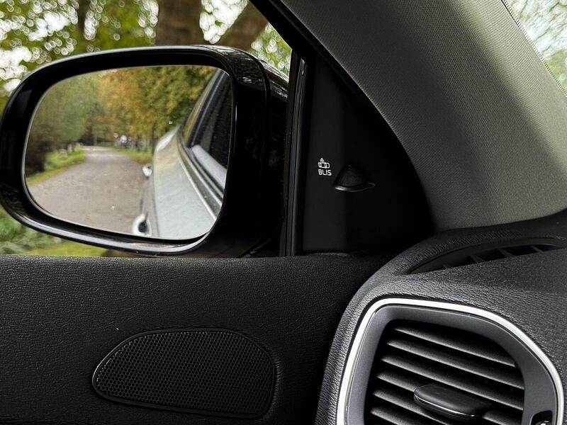 Used Volvo V40 Cross Country for sale - 76863546: Photo 37