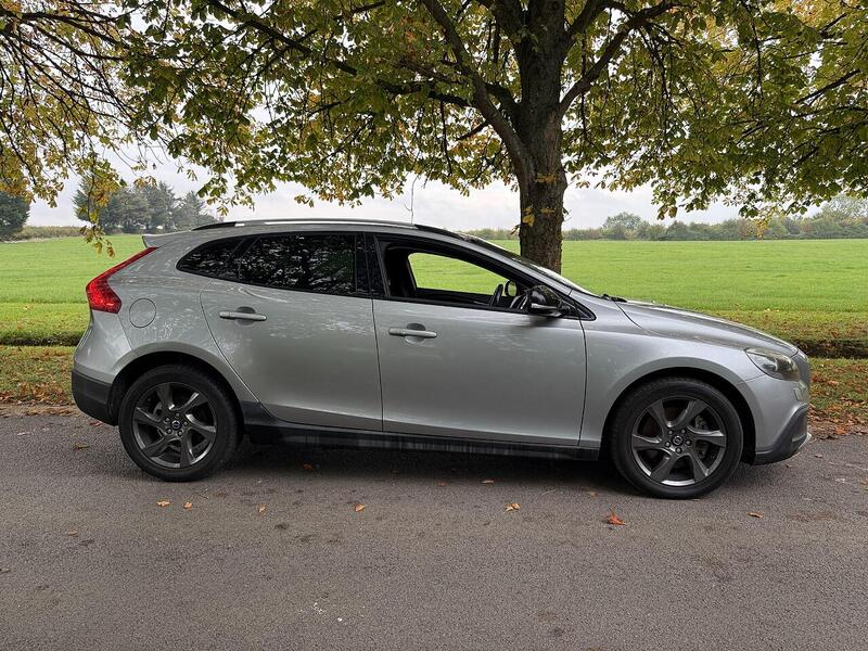 Used Volvo V40 Cross Country for sale - 76863546: Photo 8