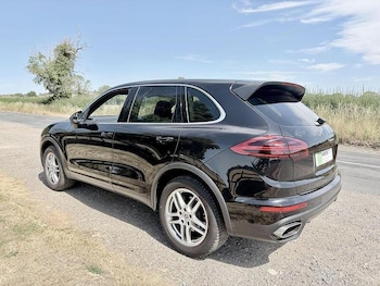 Used Porsche Cayenne 2015 for sale - 79507209: Photo