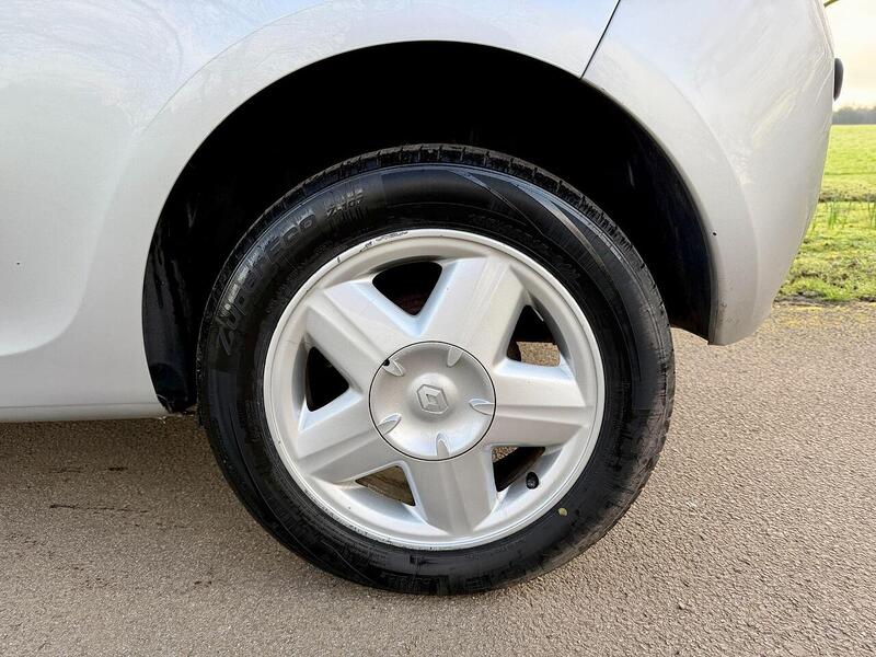 Used Renault Clio 2008 for sale - 77663428: Photo 18