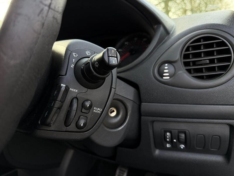 Used Renault Clio 2008 for sale - 77663428: Photo 29
