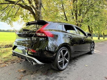 Used Volvo V40 2013 for sale - 77180689: Photo
