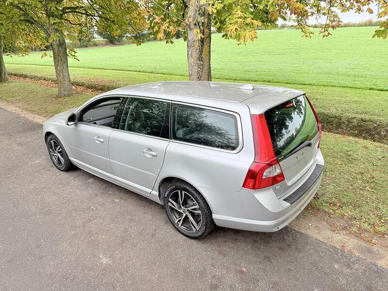 Used Volvo V70 for sale - 77821966: Photo 7