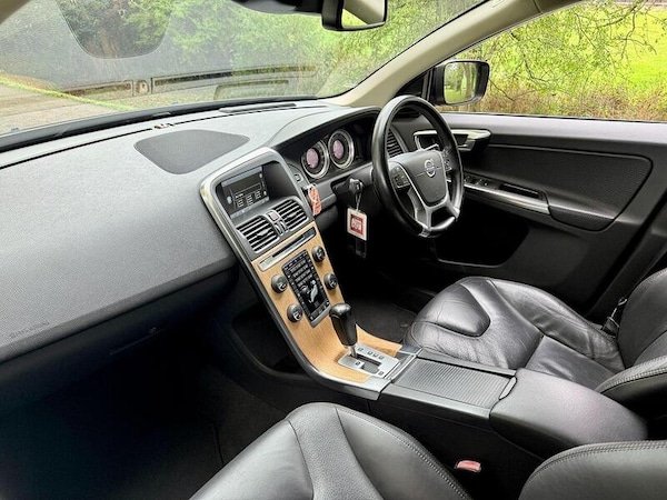 Used Volvo XC60 for sale - 73386768: Photo 10