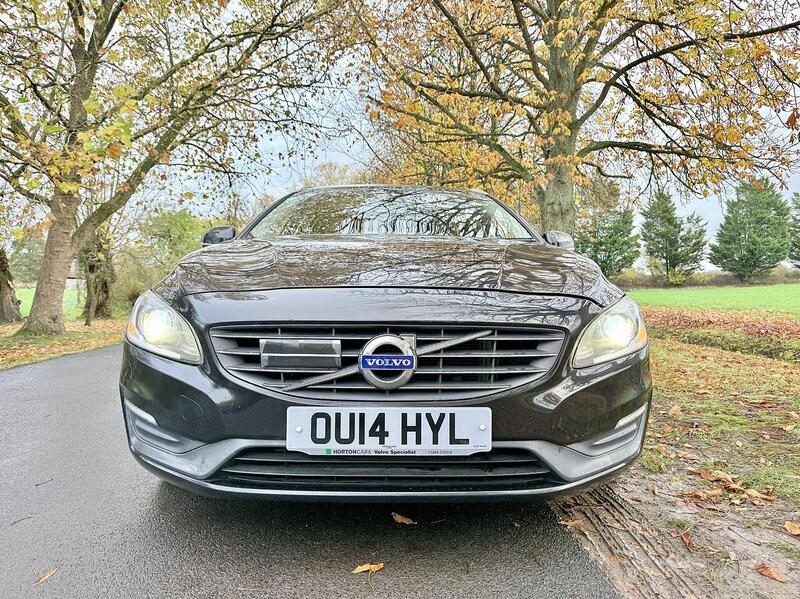 Used Volvo V60 2025 for sale - 76450365: Photo 2