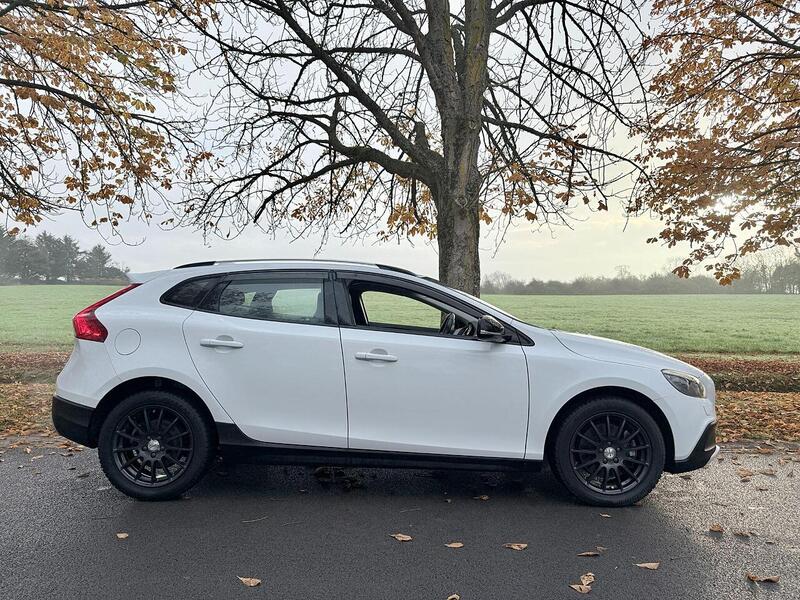 Used Volvo V40 Cross Country for sale - 76863535: Photo 13