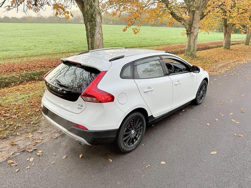 Used Volvo V40 Cross Country for sale - 76863535: Photo 16