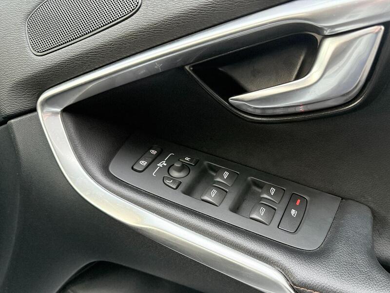 Used Volvo V40 Cross Country for sale - 76863535: Photo 25