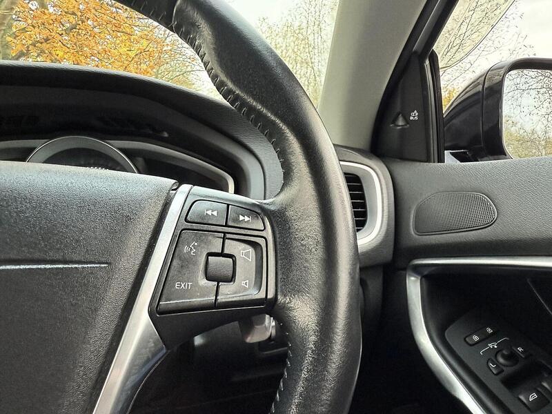 Used Volvo V40 Cross Country for sale - 76863535: Photo 26