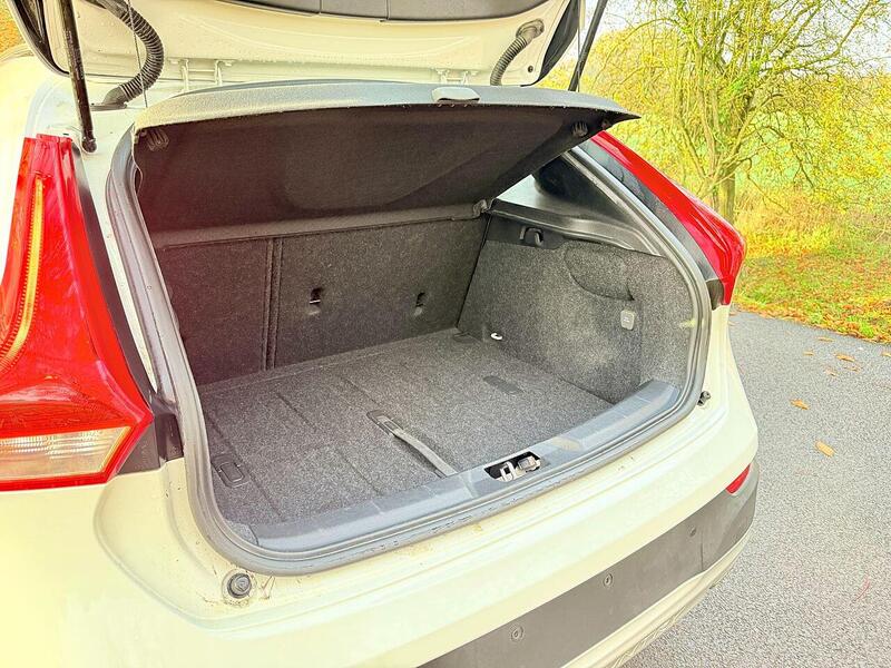 Used Volvo V40 Cross Country for sale - 76863535: Photo 34