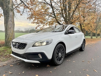 Used Volvo V40 Cross Country 2016 for sale - 76863535: Photo