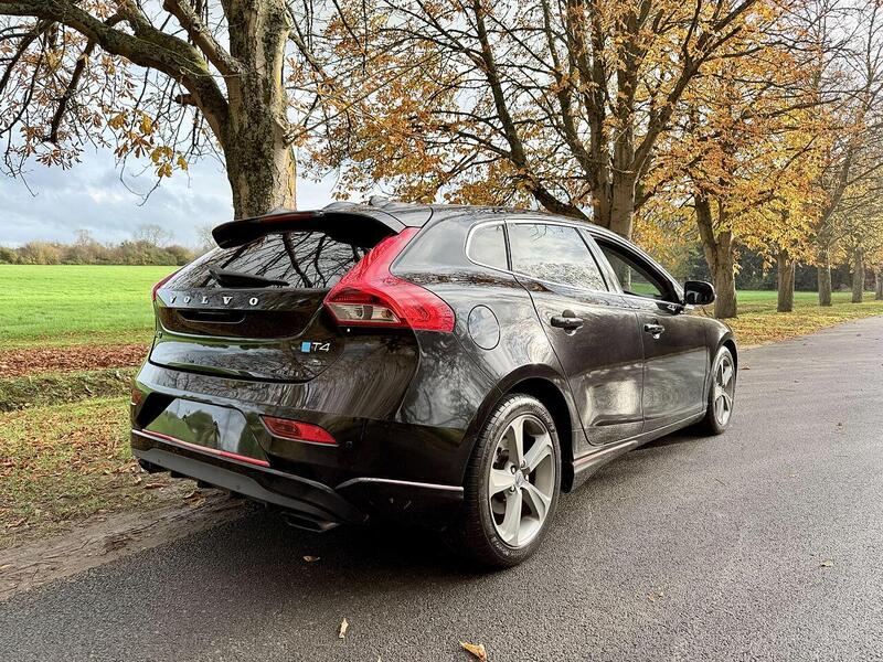 Used Volvo V40 for sale - 76663660: Photo 10