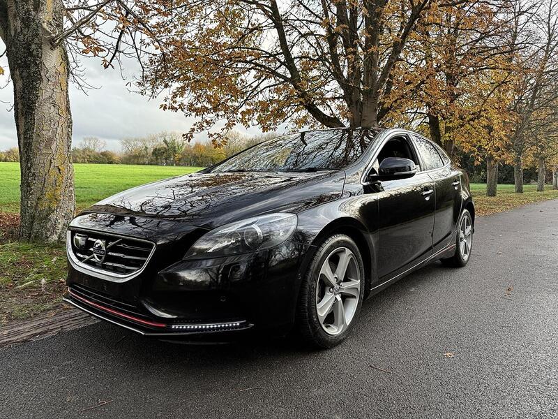 Used Volvo V40 for sale - 76663660: Photo 2