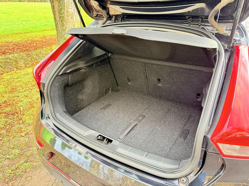 Used Volvo V40 for sale - 76663660: Photo 30