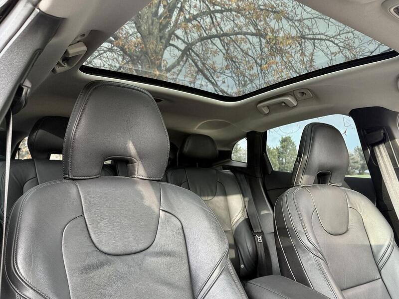 Used Volvo V40 for sale - 76663660: Photo 41