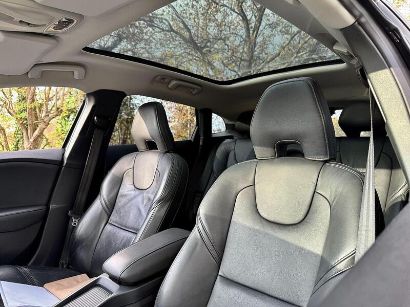 Used Volvo V40 for sale - 76663660: Photo 42