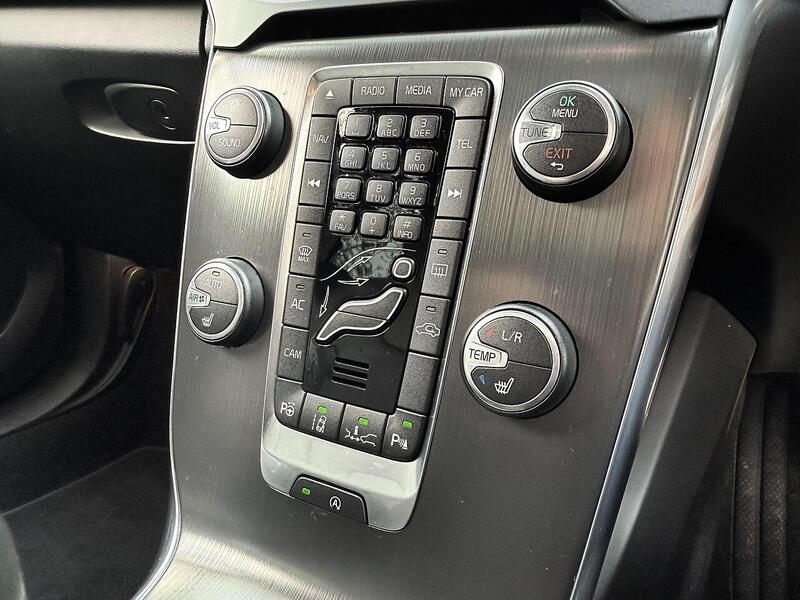 Used Volvo V40 for sale - 76663660: Photo 48