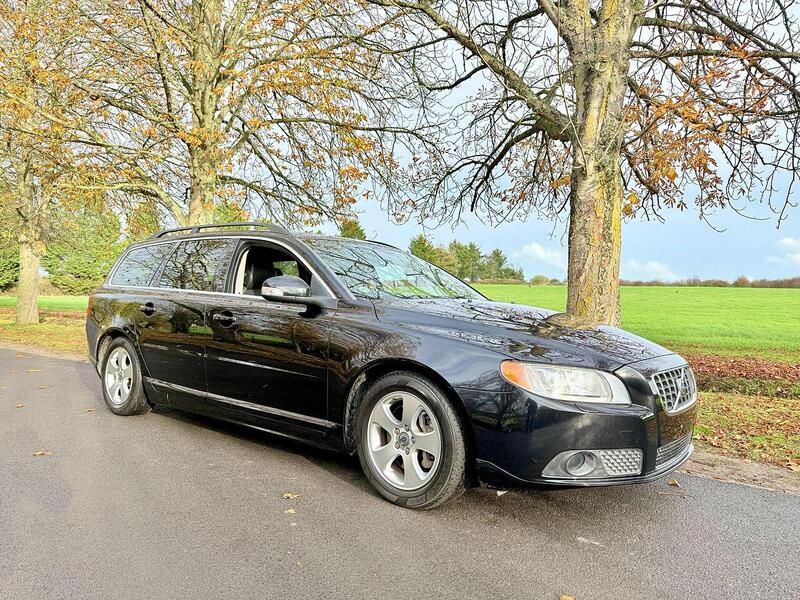 Used Volvo V70 for sale - 76510361: Photo 1